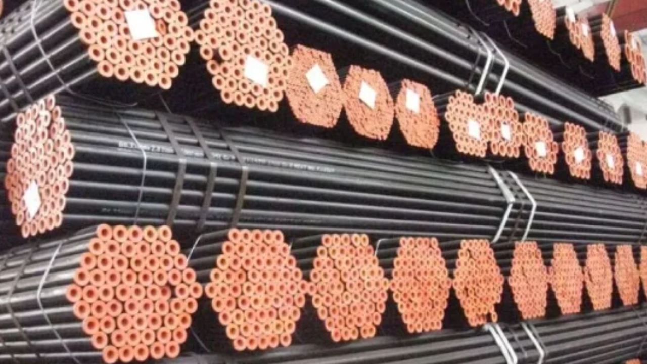 What Are the Weight Suggestions for Utilizing Carbon Steel vs. Stainless Steel in Construction?