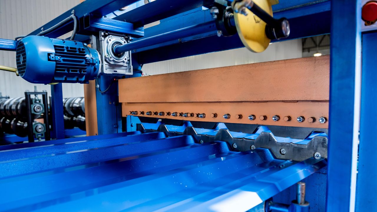 Understanding the Technical Specs of Roll Up Door Machines